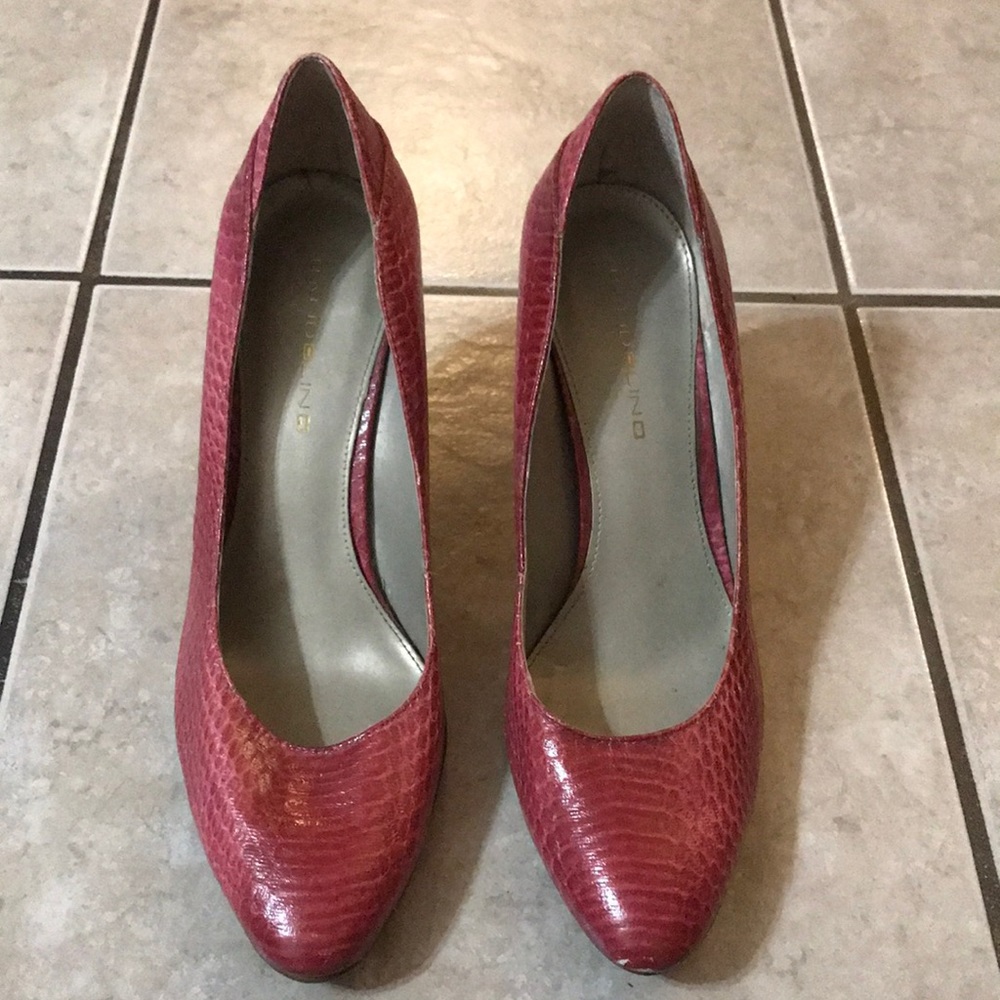 Pink snake skin pattern heels